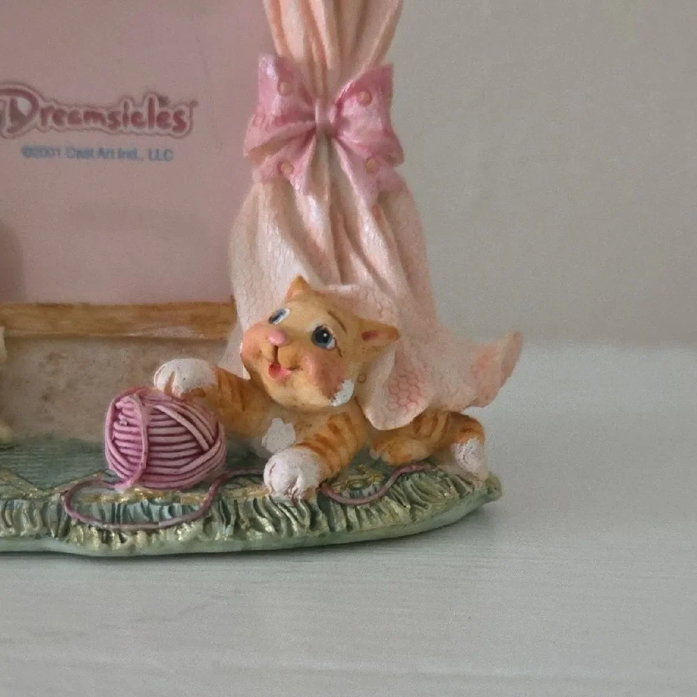 Dreamsicles Knitting Figurine Photo Frame